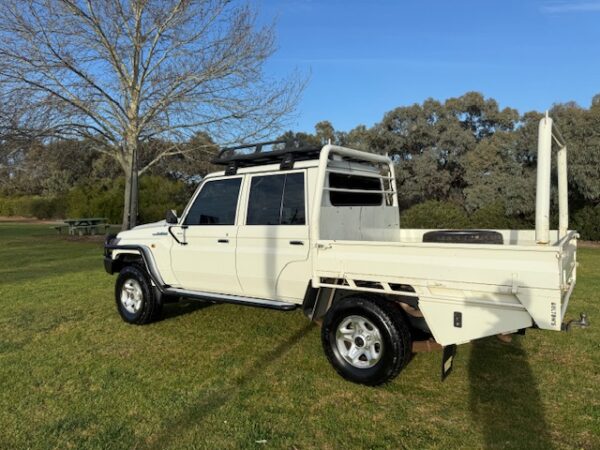 2019 VDJ79R Toyota Landcruiser GXL Twin cab - Image 2