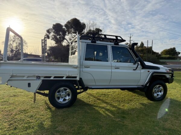 2019 VDJ79R Toyota Landcruiser GXL Twin cab - Image 5