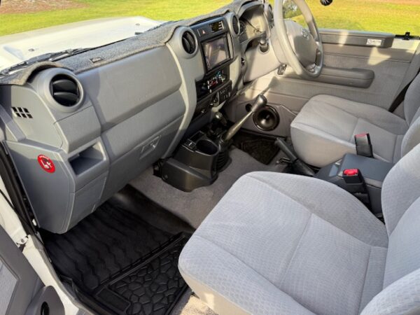 2019 VDJ79R Toyota Landcruiser GXL Twin cab - Image 8