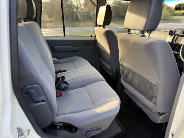 2019 VDJ79R Toyota Landcruiser GXL Twin cab - Image 10